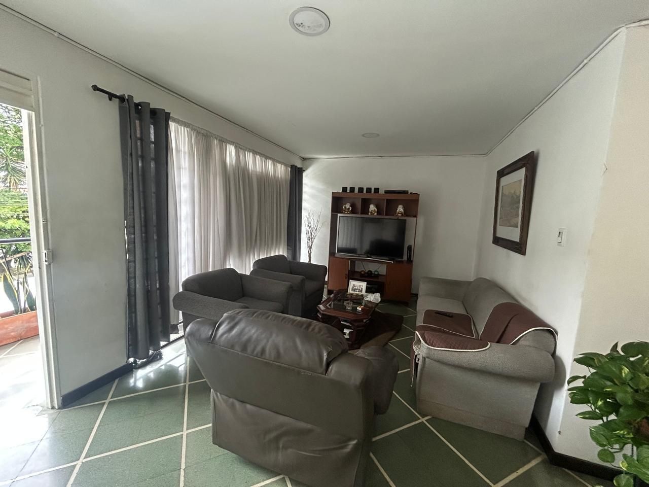 Casa en arriendo Antioquia Medellín Simon Bolivar 98 m2 Habitaciones 3 Baños 2 Garajes 0 Precio $4200000