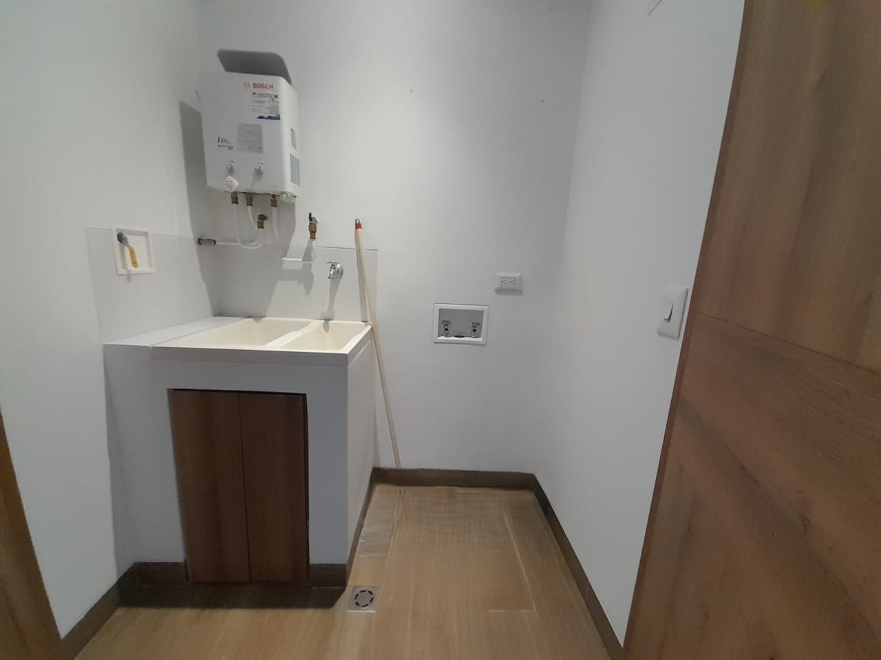 Apartaestudio en arriendo Antioquia Medellín Simesa 51 m2 Habitaciones 0 Baños 2 Garajes 1 Precio $3800000