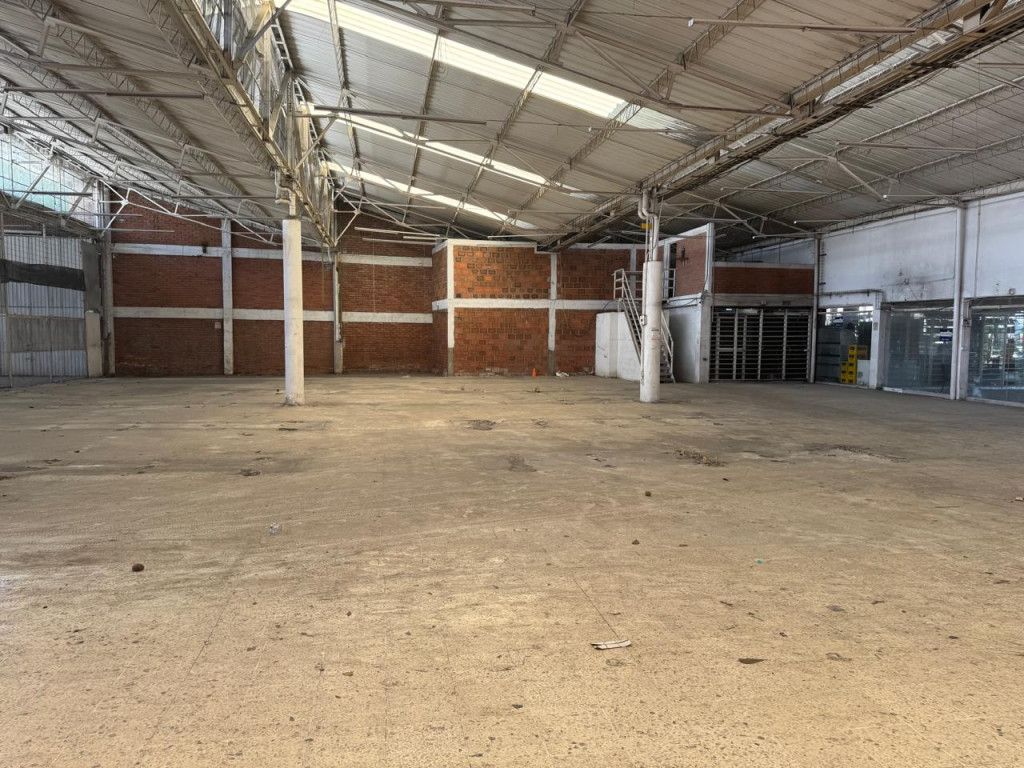 Bodega en arriendo Valle Del Cauca Cali Troncal 1000 m2 Habitaciones 0 Baños 3 Garajes 0 Precio $16000000