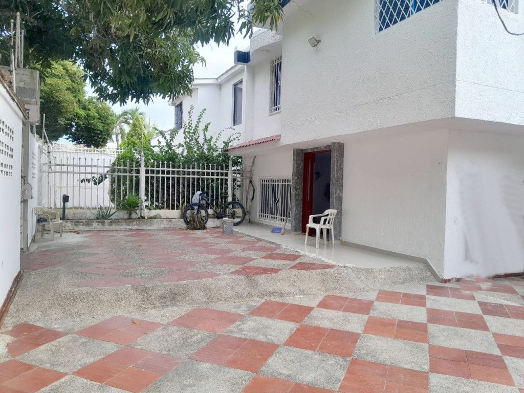 Casa en arriendo Atlántico Barranquilla Villa Santos 254 m2 Habitaciones 6 Baños 5 Garajes 6 Precio $5500000