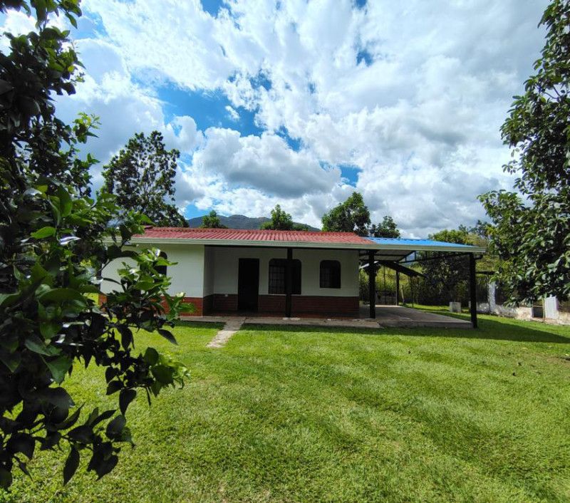 Casa Campestre en arriendo Santander Piedecuesta Piedecuesta 200 m2 Habitaciones 3 Baños 3 Garajes 0 Precio $2730000