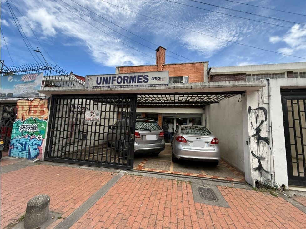 Casa en venta Cundinamarca Bogotá La Esmeralda 239 m2 Habitaciones 3 Baños 4 Garajes 2 Precio $1300000000