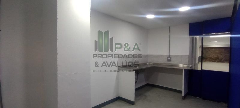 Bodega en arriendo Antioquia Medellín Campo Valdes No1 240 m2 Habitaciones 0 Baños 3 Garajes 0 Precio $6000000
