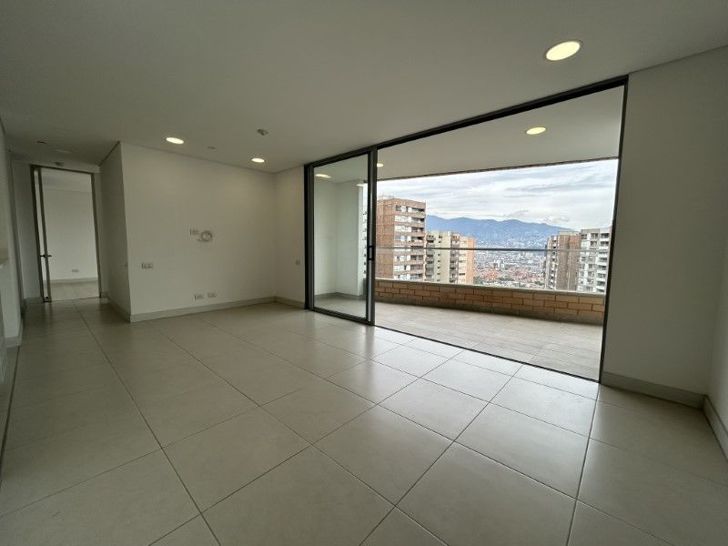 Apartamento en arriendo Antioquia Envigado La Inmaculada 80 m2 Habitaciones 2 Baños 3 Garajes 1 Precio $4800000
