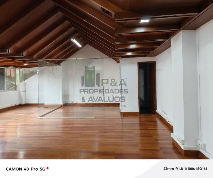 Oficina en arriendo Antioquia Medellín La Aguacatala 99 m2 Habitaciones 0 Baños 2 Garajes 0 Precio $9000000