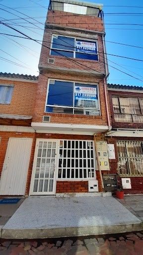 Casa en venta Cundinamarca Bogotá Lombardía 144 m2 Habitaciones 6 Baños 6 Garajes 0 Precio $450000000