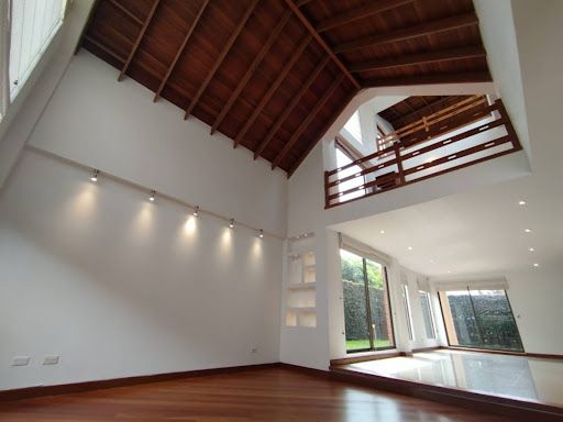 Casa en venta Cundinamarca Chía Br Hacienda Girasoles 327 m2 Habitaciones 3 Baños 5 Garajes 4 Precio $1200000000