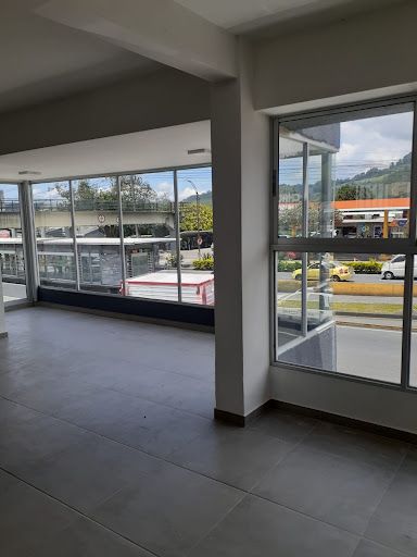 Local en arriendo Risaralda Pereira El Plumon Alto 170 m2 Habitaciones 0 Baños 2 Garajes 2 Precio $4500000