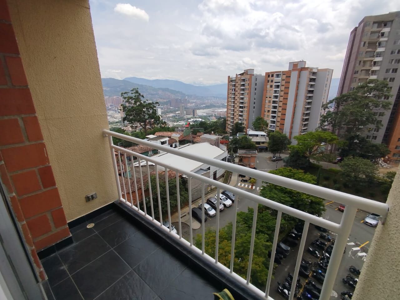 Apartamento en arriendo Antioquia Envigado Loma Del Barro 55 m2 Habitaciones 3 Baños 1 Garajes 0 Precio $1650000