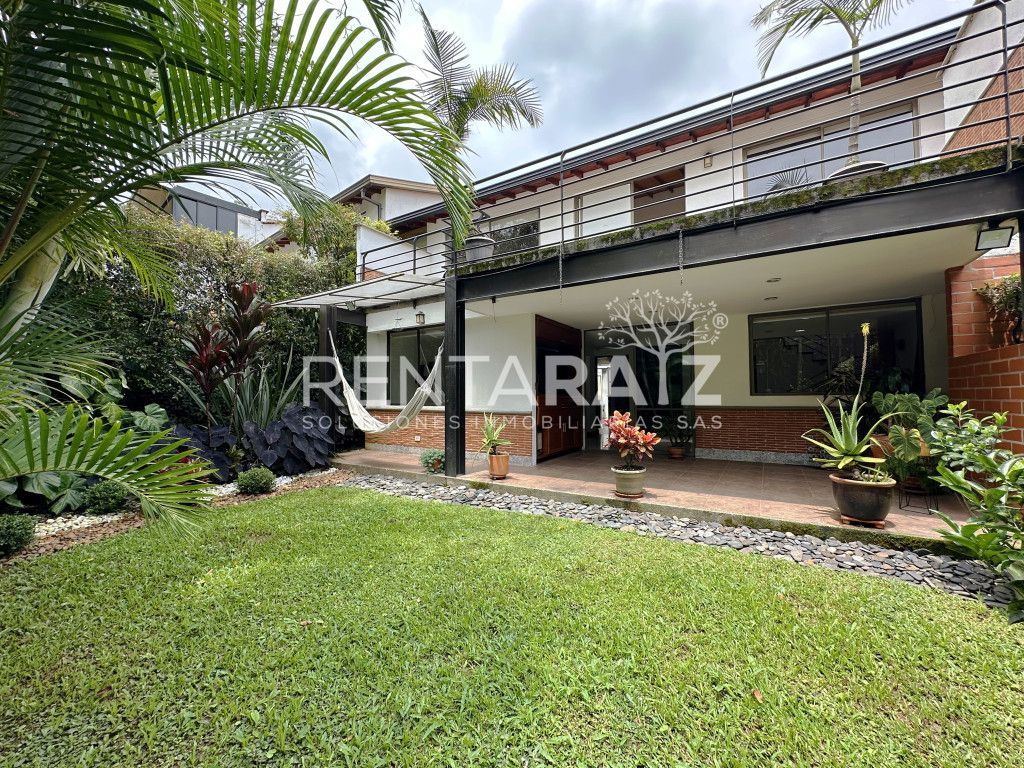 Casa en arriendo Antioquia Envigado El Chocho 227 m2 Habitaciones 4 Baños 5 Garajes 4 Precio $8200000