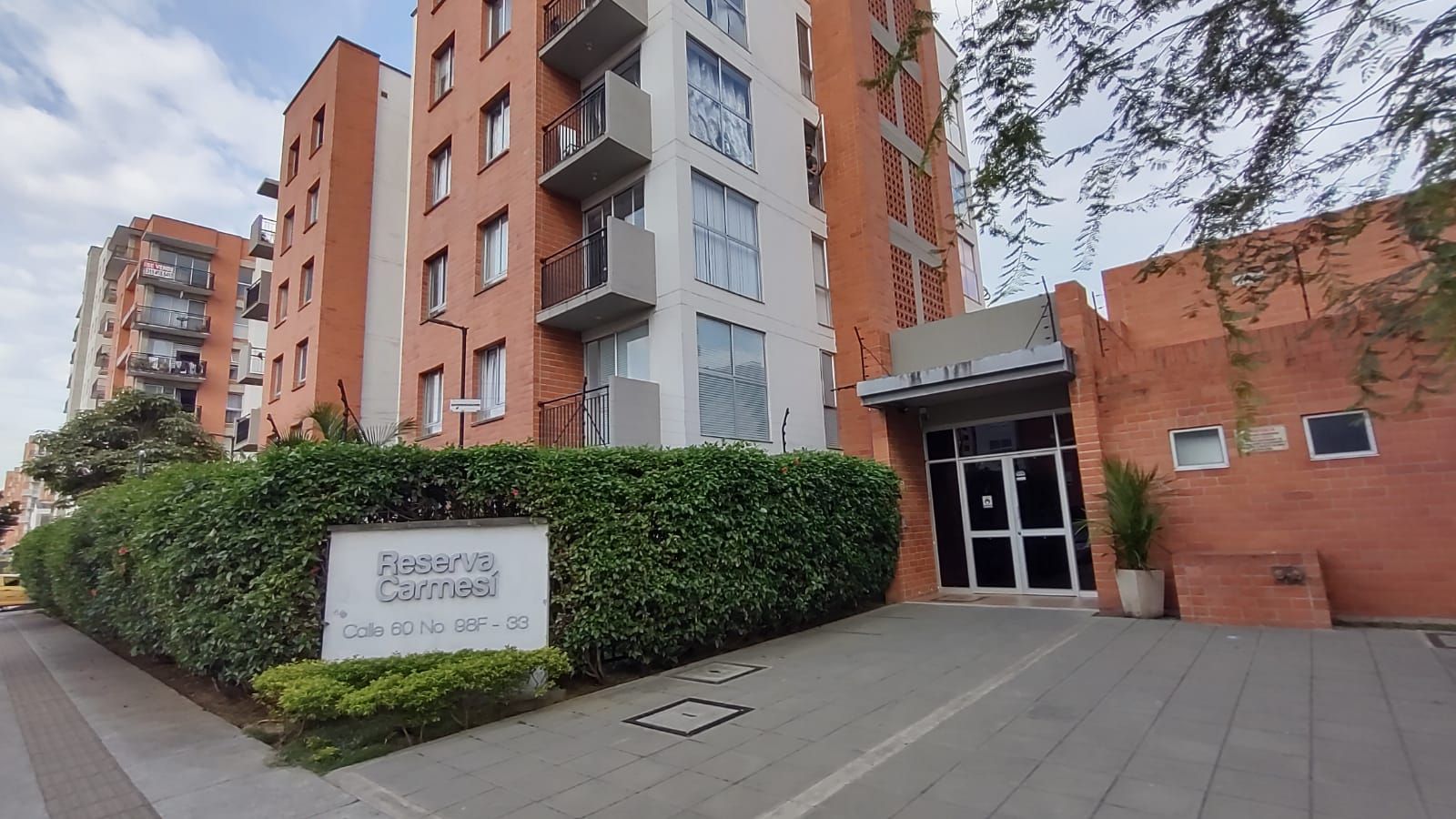 Apartamento en arriendo Valle Del Cauca Cali Conjunto Residencial Reserva Carmesi 60 m2 Habitaciones 3 Baños 2 Garajes 1 Precio $1300000