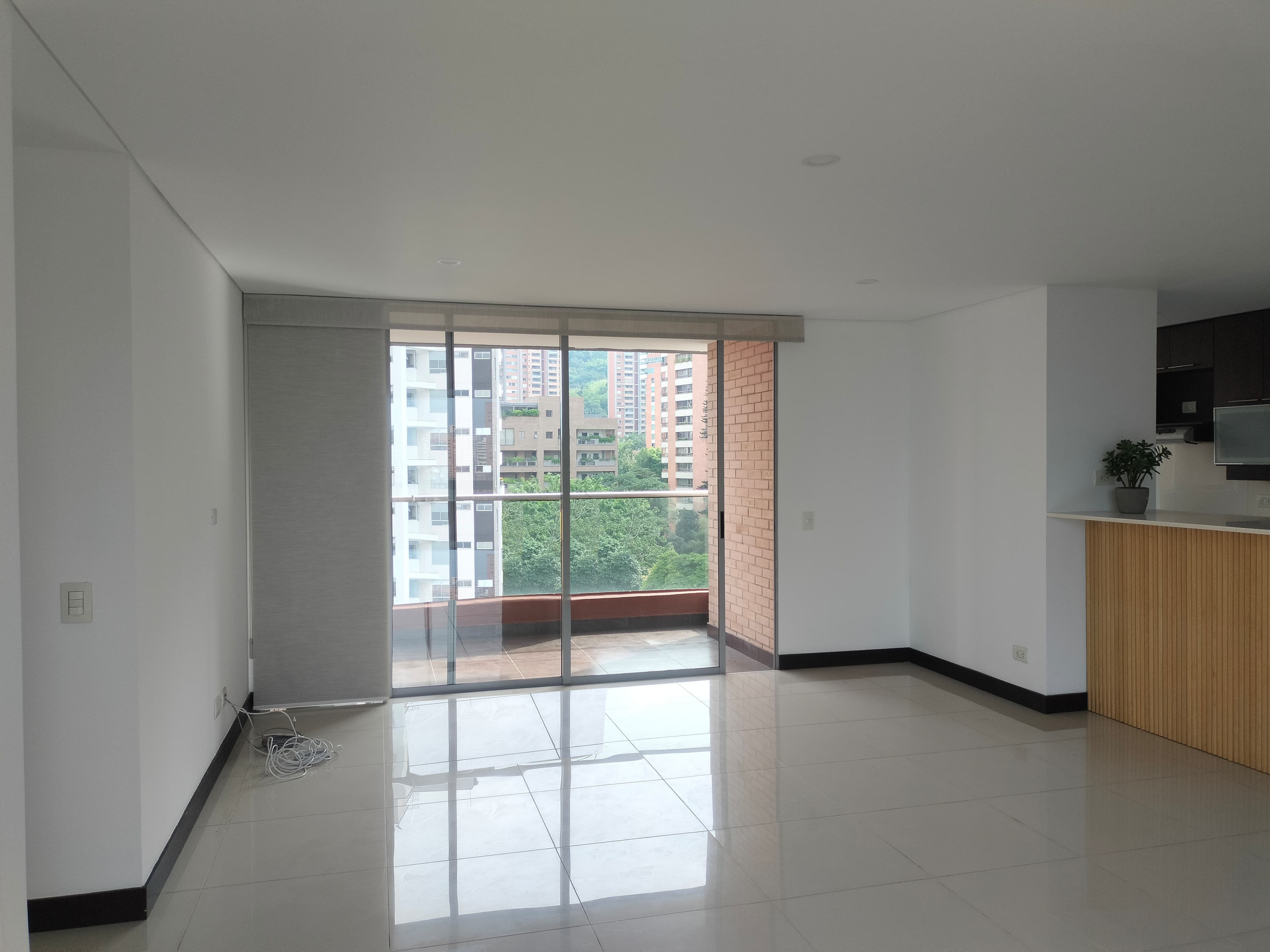 Apartamento en arriendo Antioquia Medellín Castropol 100 m2 Habitaciones 2 Baños 3 Garajes 1 Precio $5700000