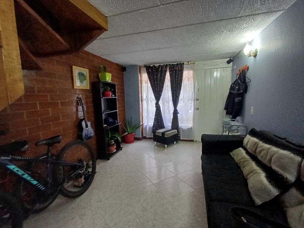 Casa en venta Cundinamarca Bogotá Ub La Gran Granada 94 m2 Habitaciones 3 Baños 2 Garajes 0 Precio $290000000