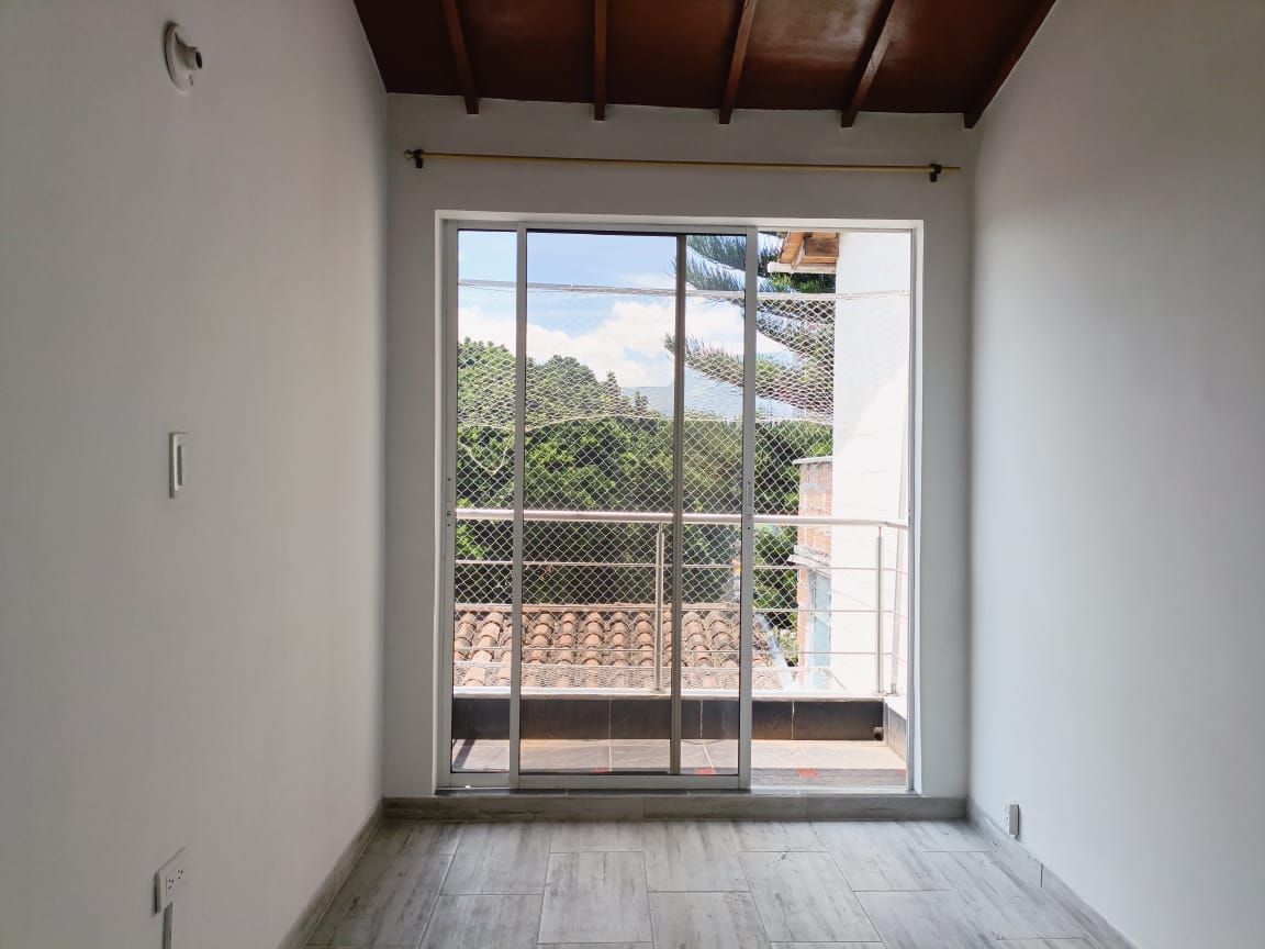 Casa en arriendo o venta Antioquia Medellín La Gloria 110 m2 Habitaciones 4 Baños 3 Garajes 1 Precio venta $650000000 Precio arriendo $3350000
