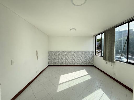 Oficina en arriendo Antioquia Medellín Los Conquistadores 18 m2 Habitaciones 0 Baños 1 Garajes 0 Precio $1200000