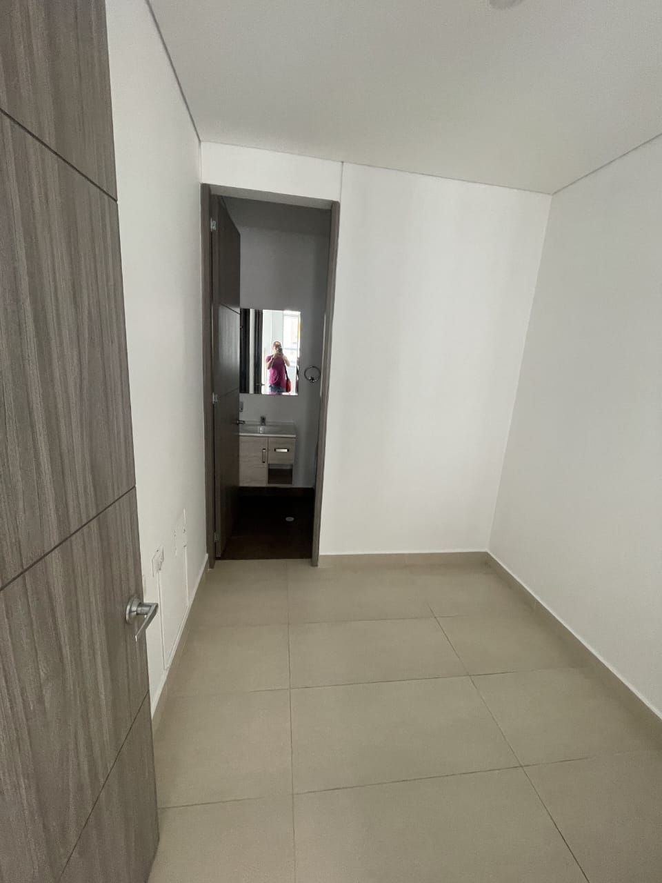 Apartamento en arriendo o venta Tolima Ibagué La Campiña 220 m2 Habitaciones 4 Baños 5 Garajes 2 Precio venta $870000000 Precio arriendo $5000000