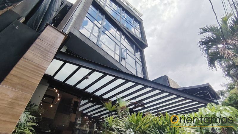 Oficina en arriendo Antioquia Medellín El Poblado 10 m2 Habitaciones 0 Baños 2 Garajes 0 Precio $2400000