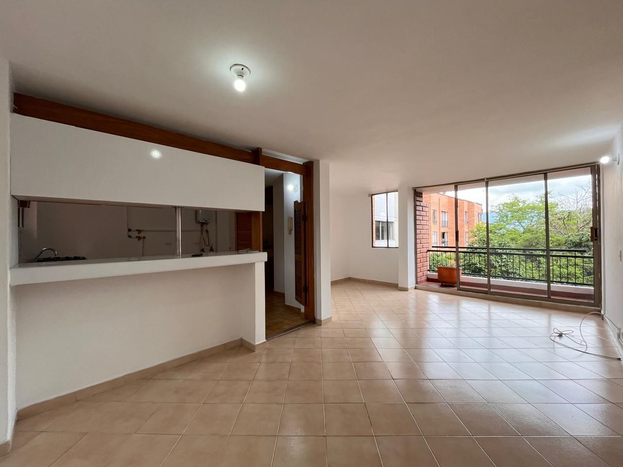 Apartamento en arriendo Antioquia Medellín Loma El Atravesado 90 m2 Habitaciones 3 Baños 2 Garajes 2 Precio $3000000