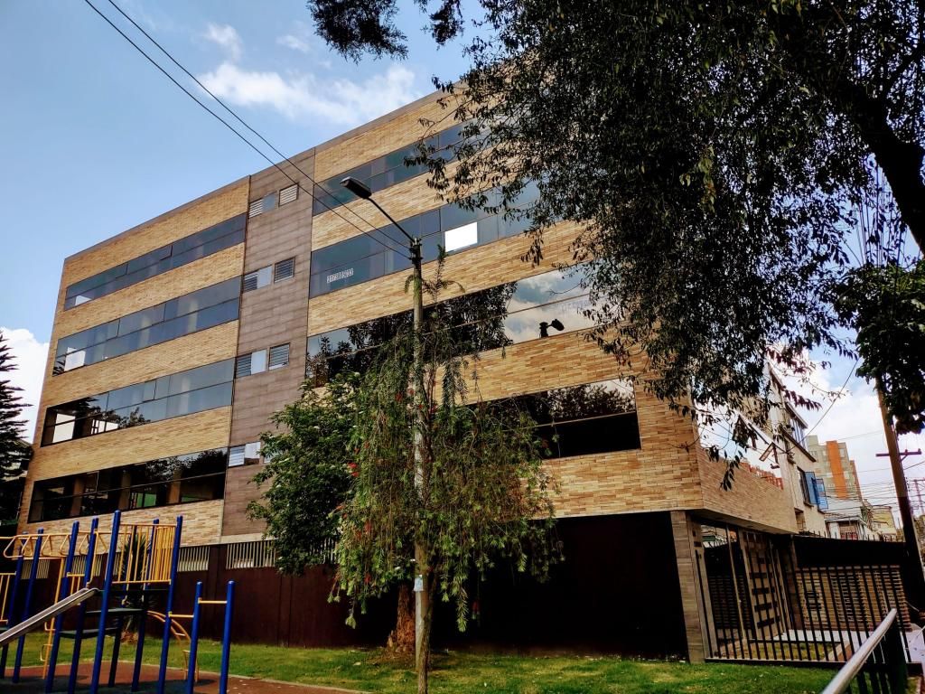 Edificio en arriendo Cundinamarca Bogotá Normandia Occidental 1200 m2 Habitaciones 0 Baños 17 Garajes 8 Precio $35000000