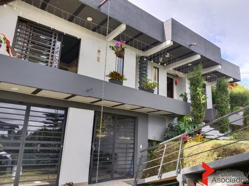 Casa en arriendo Antioquia Peñol Peñol 110 m2 Habitaciones 3 Baños 3 Garajes 0 Precio $2000000