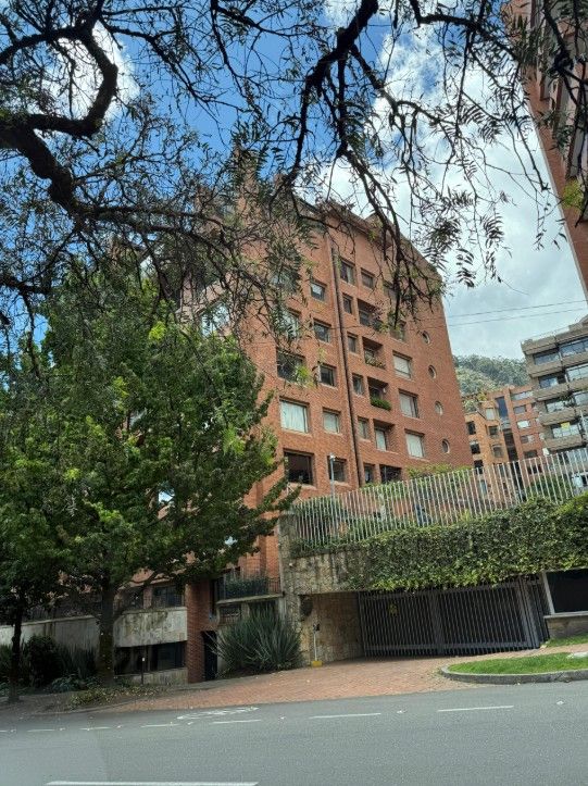Apartamento en venta Cundinamarca Bogotá Bellavista 210 m2 Habitaciones 3 Baños 5 Garajes 2 Precio $1600000000