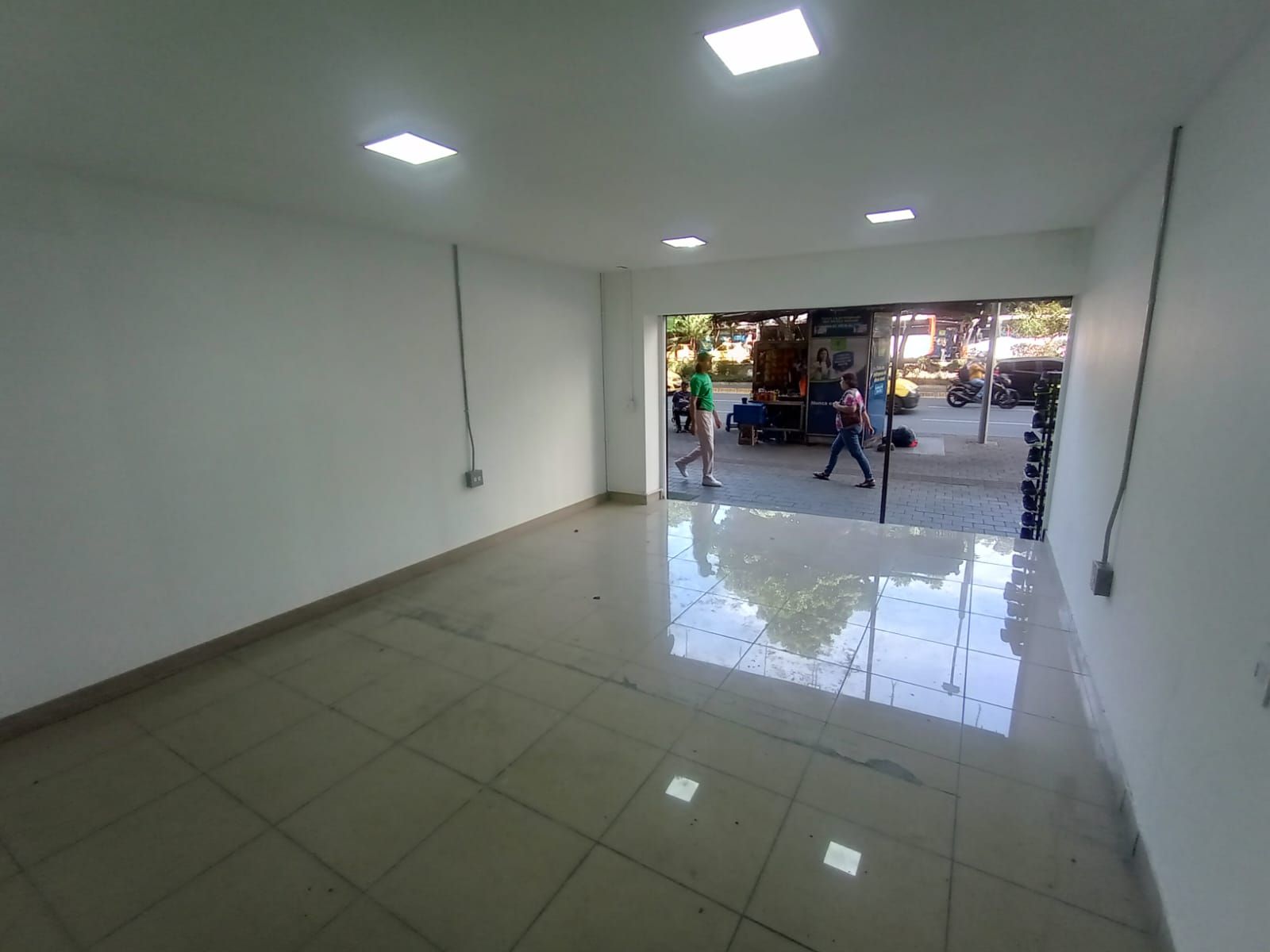 Local Comercial en arriendo Antioquia Medellín Villanueva 53 m2 Habitaciones 0 Baños 1 Garajes 0 Precio $4200000