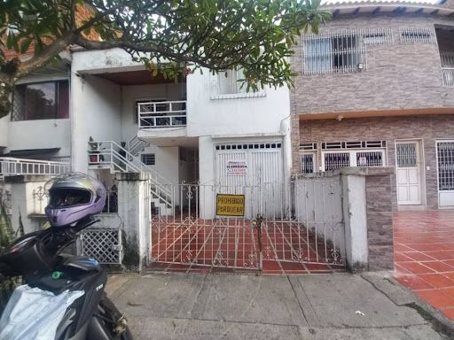 Casa en arriendo Valle Del Cauca Cali El Cedro 225 m2 Habitaciones 4 Baños 3 Garajes 1 Precio $1700000