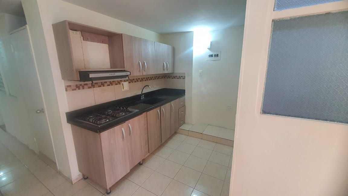 Apartamento en arriendo Antioquia Envigado Los Naranjos 87 m2 Habitaciones 3 Baños 2 Garajes 1 Precio $2300000