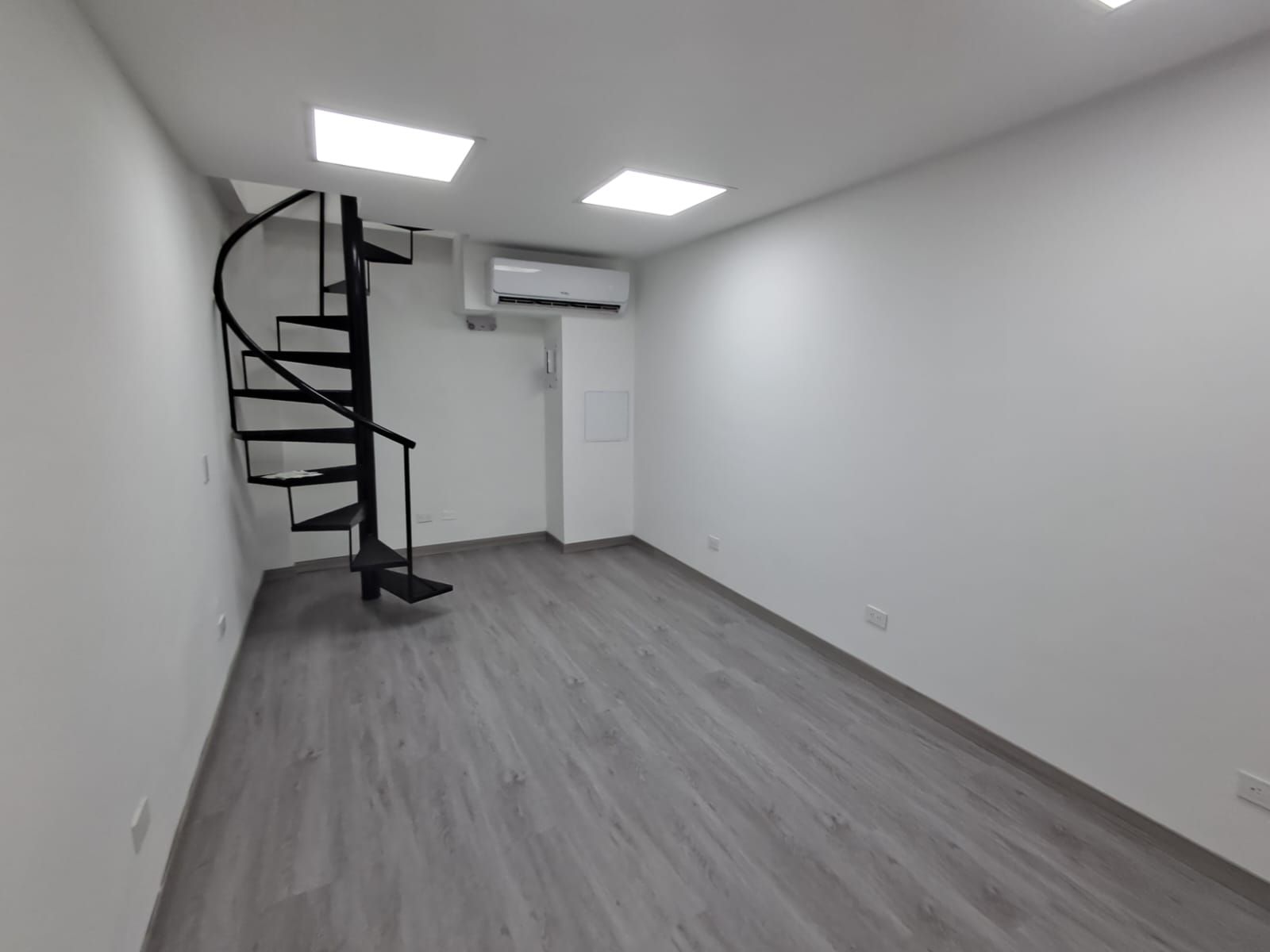 Local en arriendo Antioquia Medellín Noel 36 m2 Habitaciones 0 Baños 1 Garajes 0 Precio $7400000