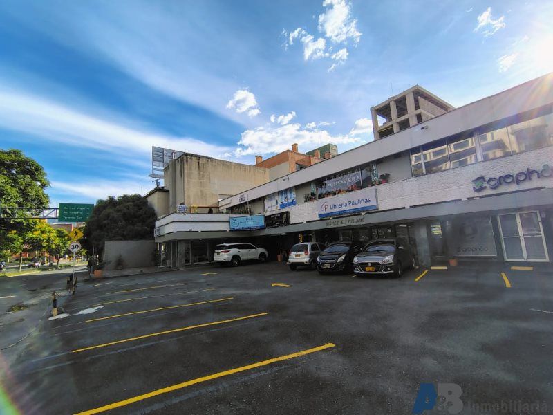 Oficina en arriendo o venta Antioquia Medellín Manila 172 m2 Habitaciones 0 Baños 5 Garajes 0 Precio venta $900000000 Precio arriendo $11000000