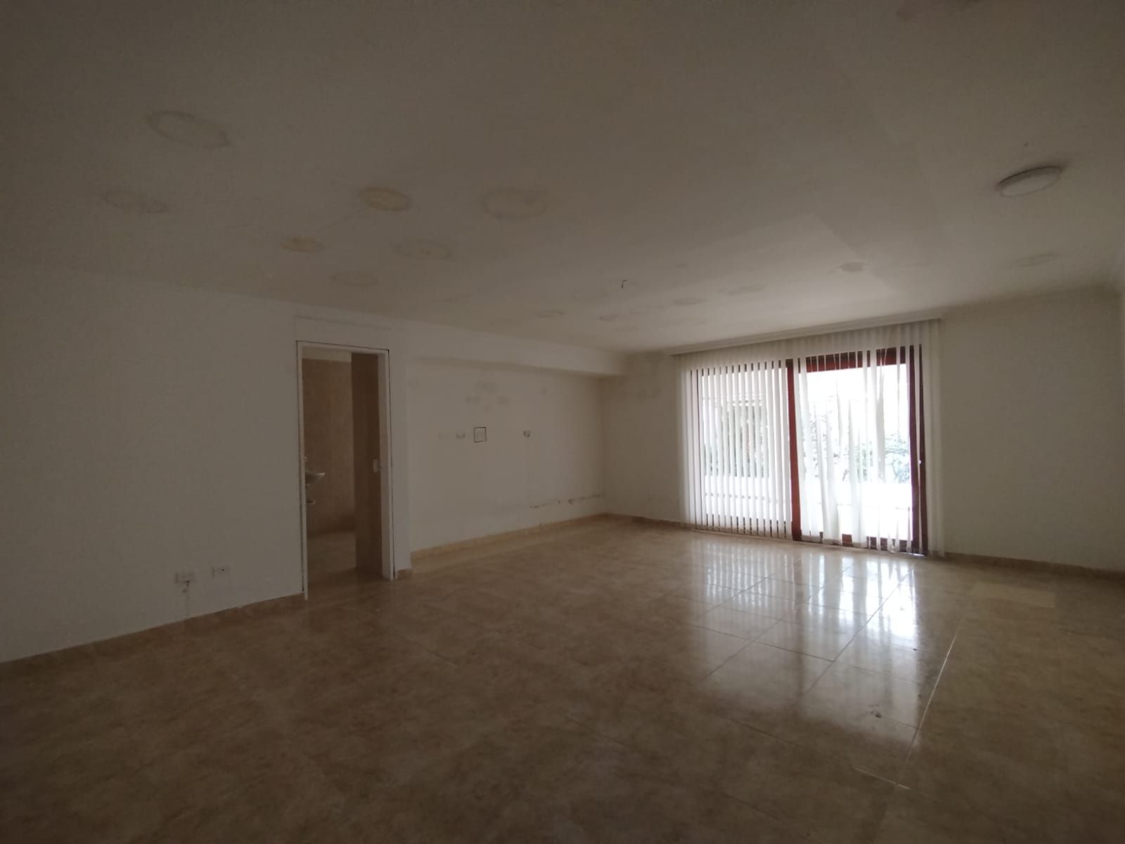 Casa en arriendo Risaralda Pereira Los Alamos 370 m2 Habitaciones 6 Baños 4 Garajes 2 Precio $12000000
