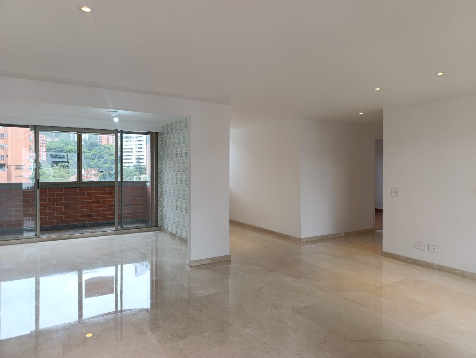 Apartamento en arriendo Antioquia Medellín San Lucas 131 m2 Habitaciones 2 Baños 3 Garajes 2 Precio $5900000