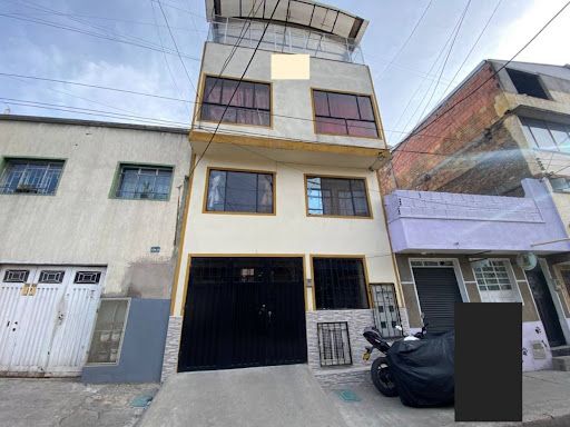 Casa en venta Cundinamarca Bogotá El Socorro I Sector 480 m2 Habitaciones 9 Baños 7 Garajes 2 Precio $760000000