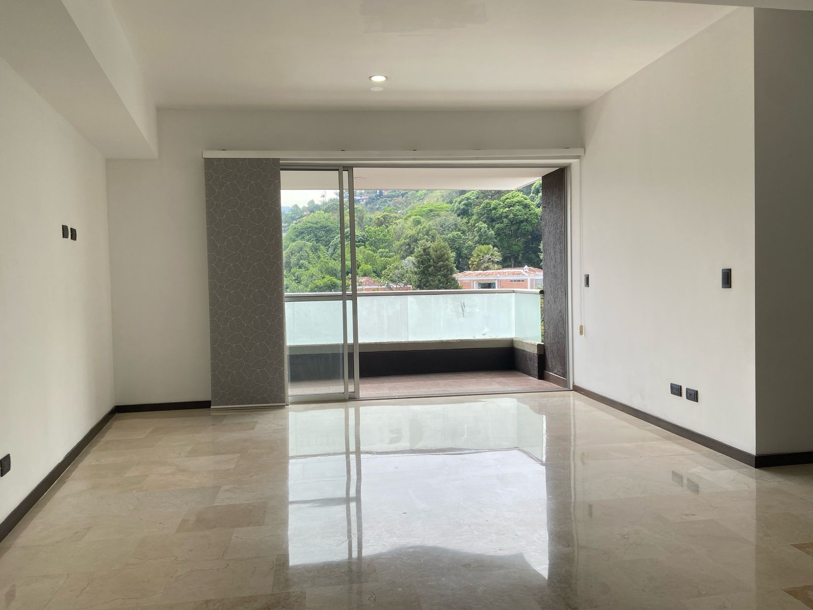 Apartamento en arriendo Antioquia Sabaneta Betania 114 m2 Habitaciones 3 Baños 3 Garajes 2 Precio $3950000