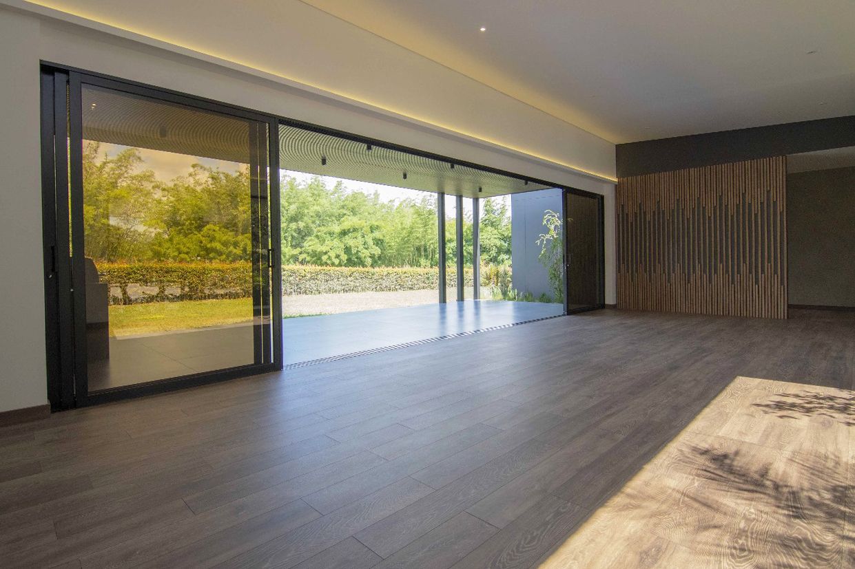 Casa en arriendo o venta Antioquia Rionegro Ub Pietra Santa Et Iv 2800 m2 Habitaciones 4 Baños 5 Garajes 2 Precio venta $4550000000 Precio arriendo $26000000