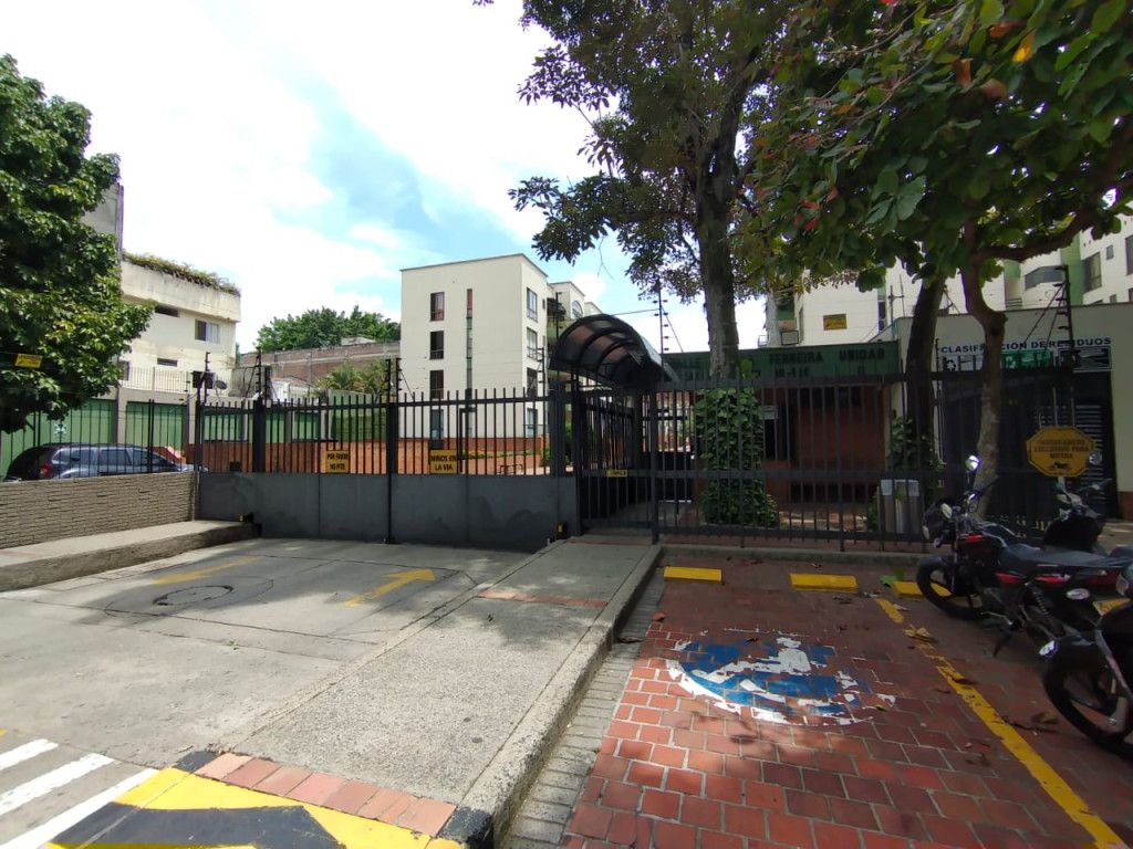 Apartamento en arriendo Valle Del Cauca Cali Mayapan Las Vegas 110 m2 Habitaciones 4 Baños 3 Garajes 2 Precio $2200000