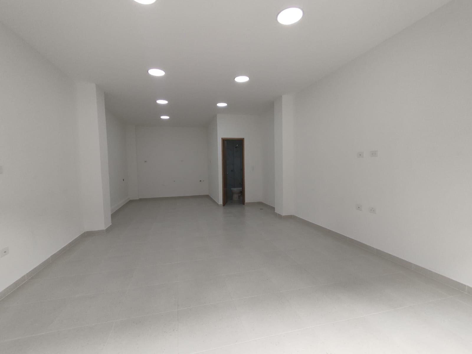 Local en arriendo Antioquia Itagüí Simón Bolívar 45 m2 Habitaciones 0 Baños 0 Garajes 0 Precio $3000000