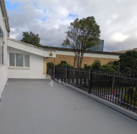 Casa en arriendo Cundinamarca Bogotá Quinta Paredes 600 m2 Habitaciones 6 Baños 6 Garajes 2 Precio $25000000