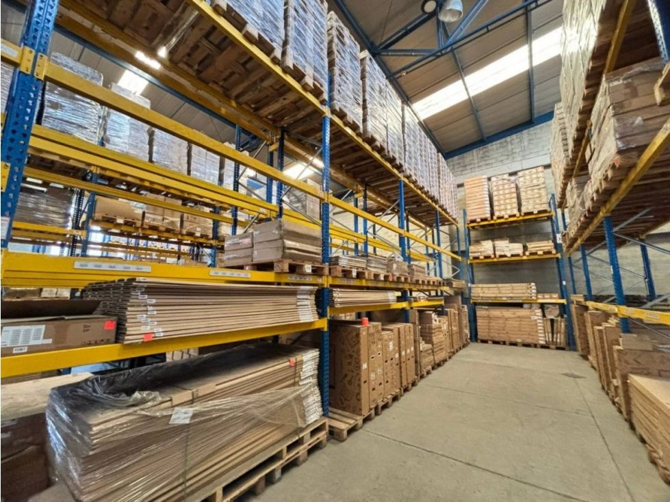 Bodega en arriendo Antioquia Sabaneta Holanda 765 m2 Habitaciones 0 Baños 3 Garajes 4 Precio $26000000