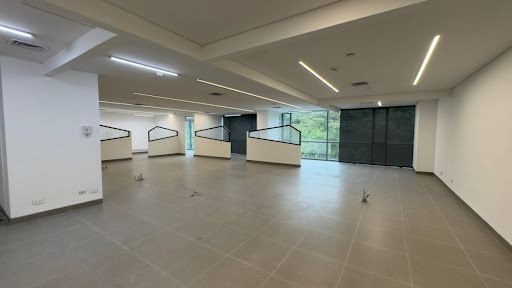 Oficina en arriendo Antioquia Medellín Castropol 184 m2 Habitaciones 0 Baños 2 Garajes 3 Precio $16770000