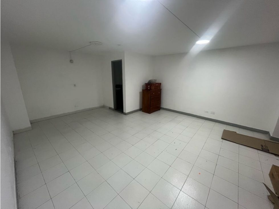 Oficina en arriendo Antioquia Envigado Zona Centro 30 m2 Habitaciones 0 Baños 1 Garajes 0 Precio $1500000