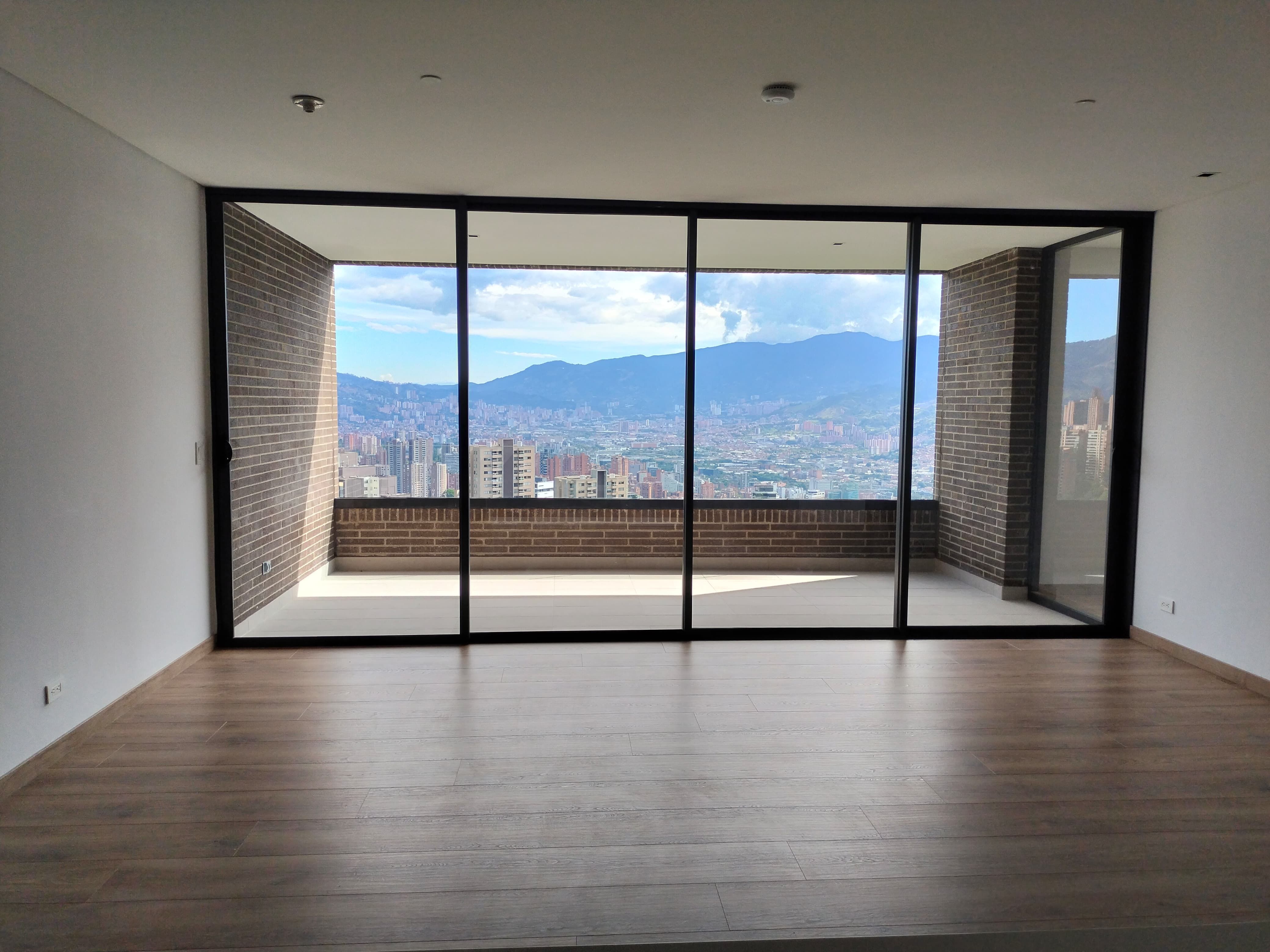 Apartamento en arriendo Antioquia Medellín Milan Condominios 120 m2 Habitaciones 2 Baños 3 Garajes 2 Precio $7700000