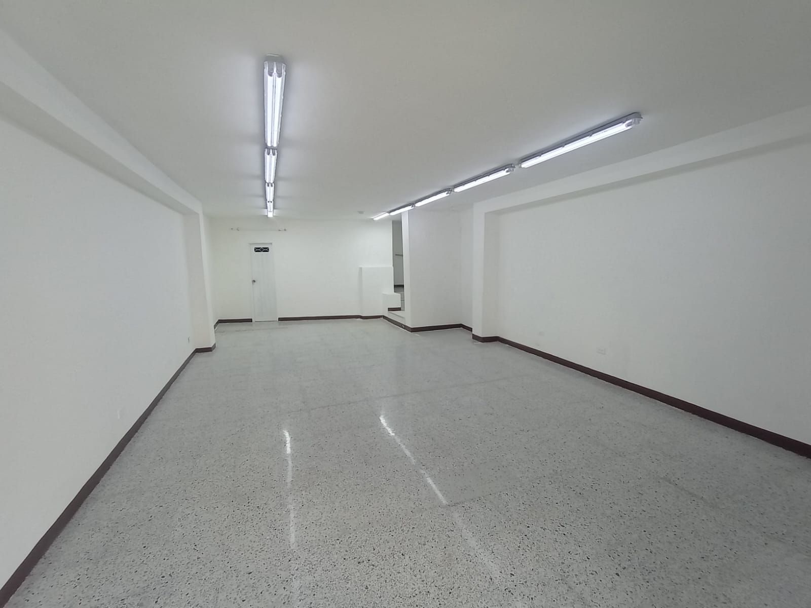 Local Comercial en arriendo Antioquia Medellín Los Conquistadores 196 m2 Habitaciones 4 Baños 2 Garajes 0 Precio $7000000