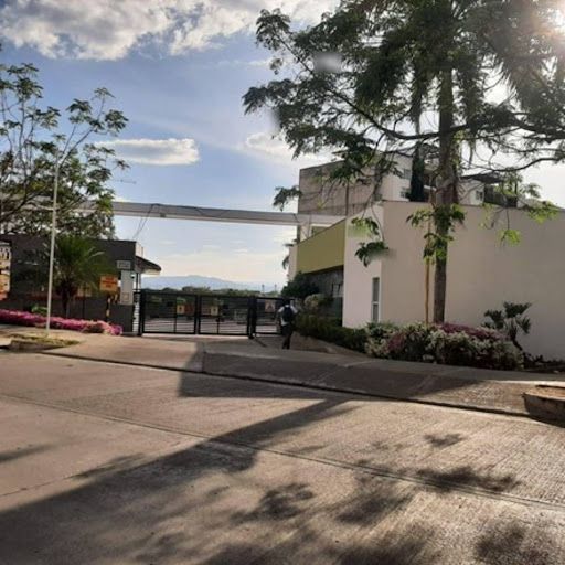 Casa en venta Huila Neiva Nn 120 m2 Habitaciones 3 Baños 4 Garajes 2 Precio $300000000