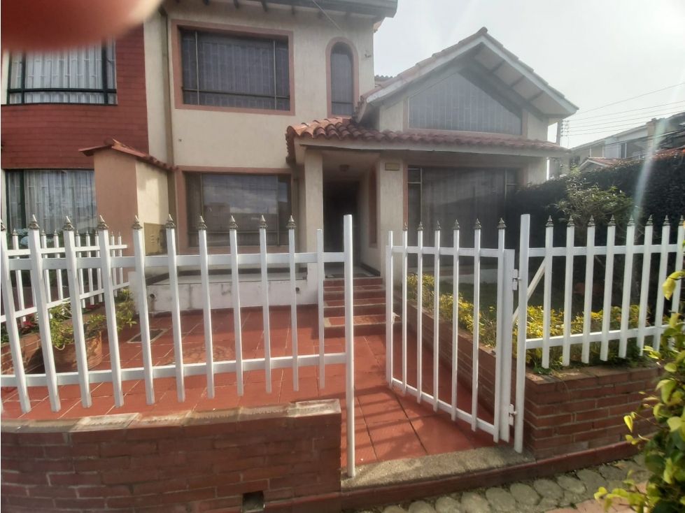 Casa en venta Cundinamarca Chía Santa Lucía 250 m2 Habitaciones 4 Baños 4 Garajes 1 Precio $600000000