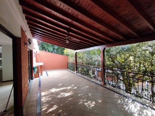 Casa en arriendo Antioquia Envigado Loma Del Atravesado 230 m2 Habitaciones 3 Baños 5 Garajes 2 Precio $7500000