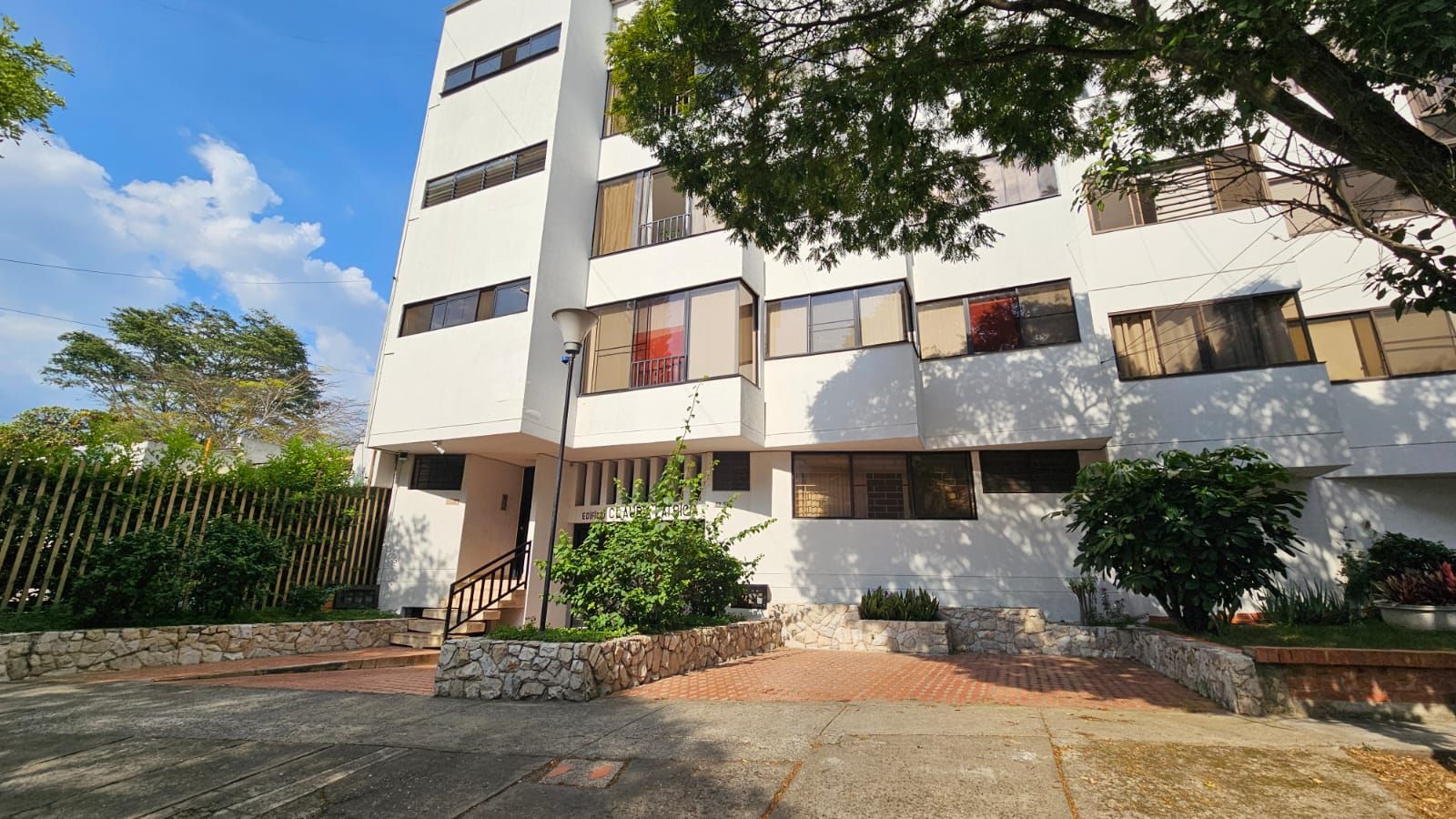 Apartamento en venta Valle Del Cauca Cali La Flora 70 m2 Habitaciones 2 Baños 1 Garajes 1 Precio $230000000