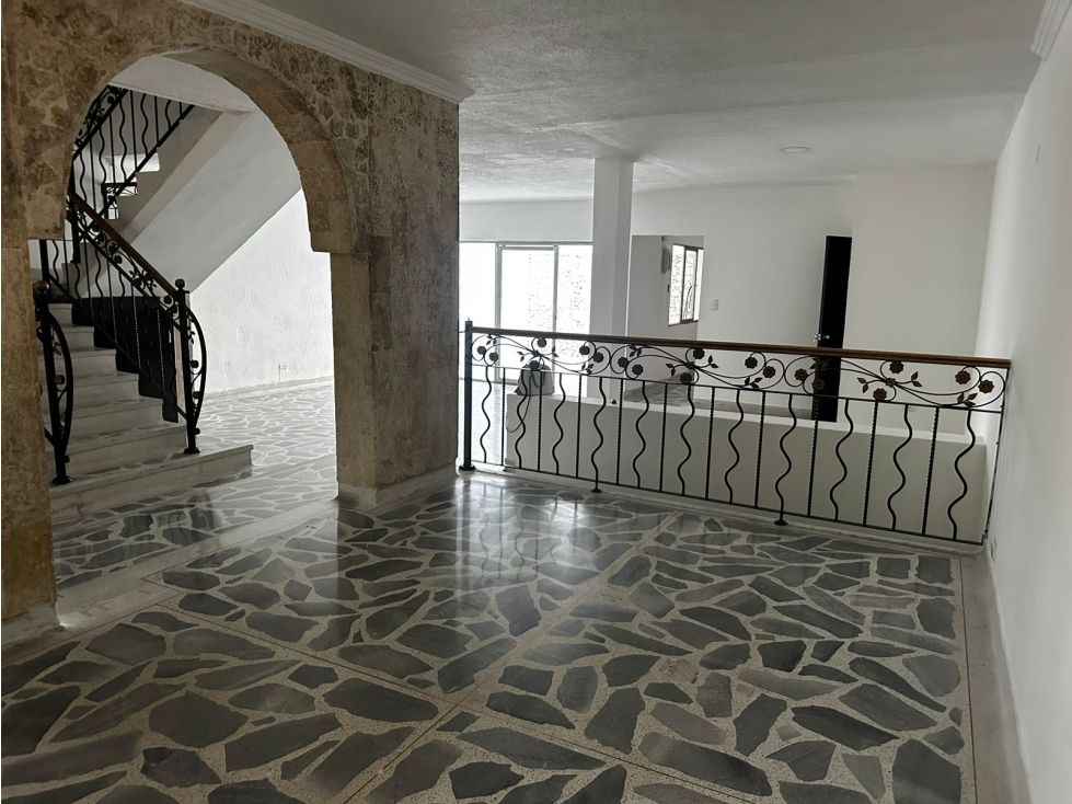 Casa en arriendo Antioquia Medellín Lorena 450 m2 Habitaciones 5 Baños 4 Garajes 1 Precio $12500000