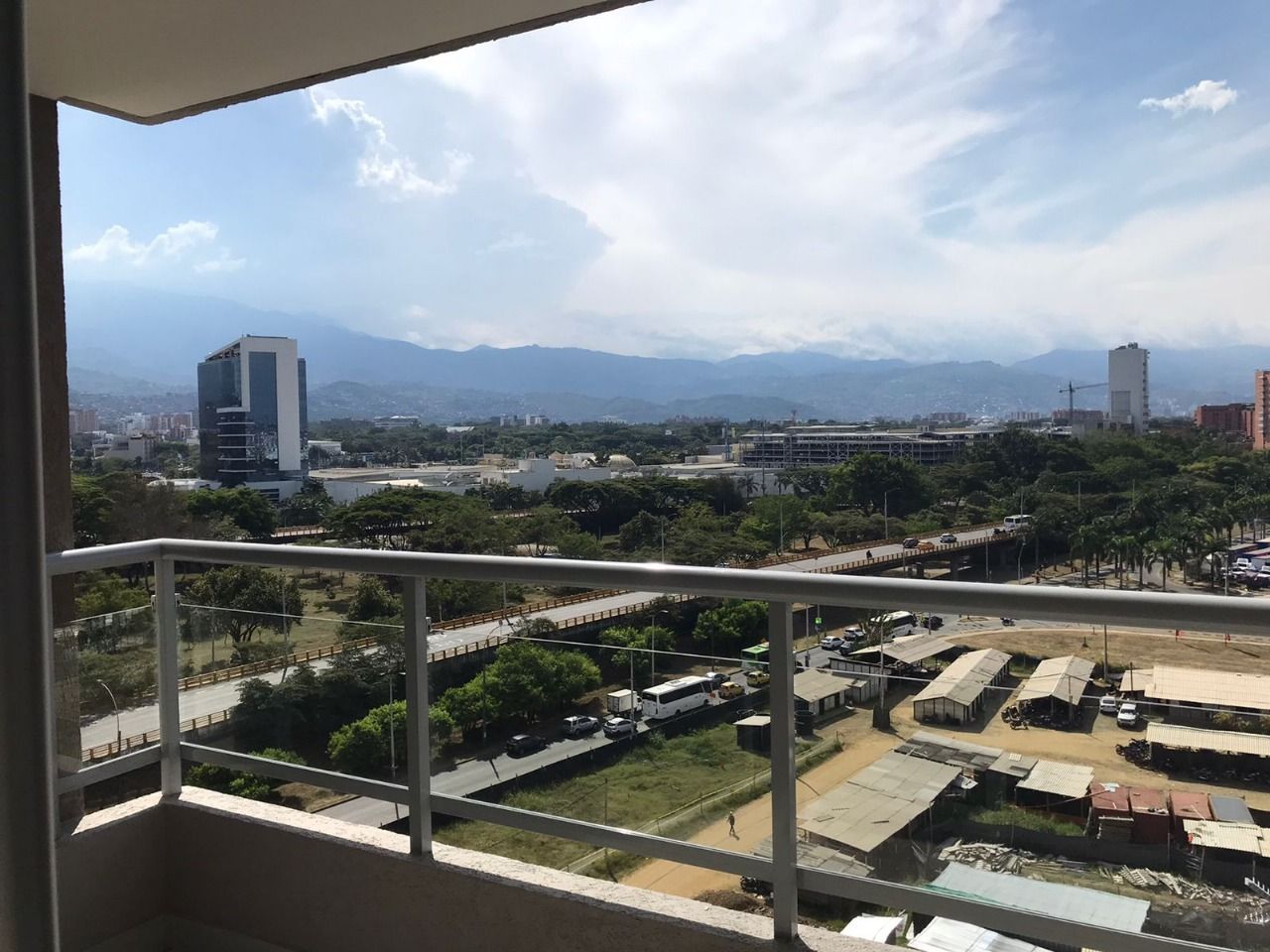Apartamento en venta Valle Del Cauca Cali Lili 110 m2 Habitaciones 3 Baños 2 Garajes 1 Precio $900000000
