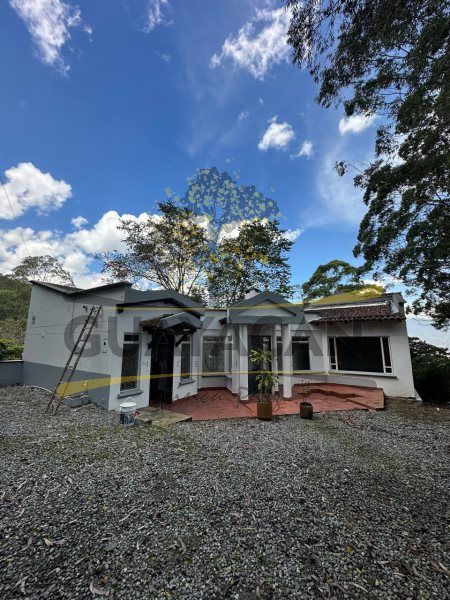Casa en arriendo o venta Antioquia Envigado Loma Del Atravesado 1202 m2 Habitaciones 4 Baños 3 Garajes 0 Precio venta $2500000000 Precio arriendo $12000000